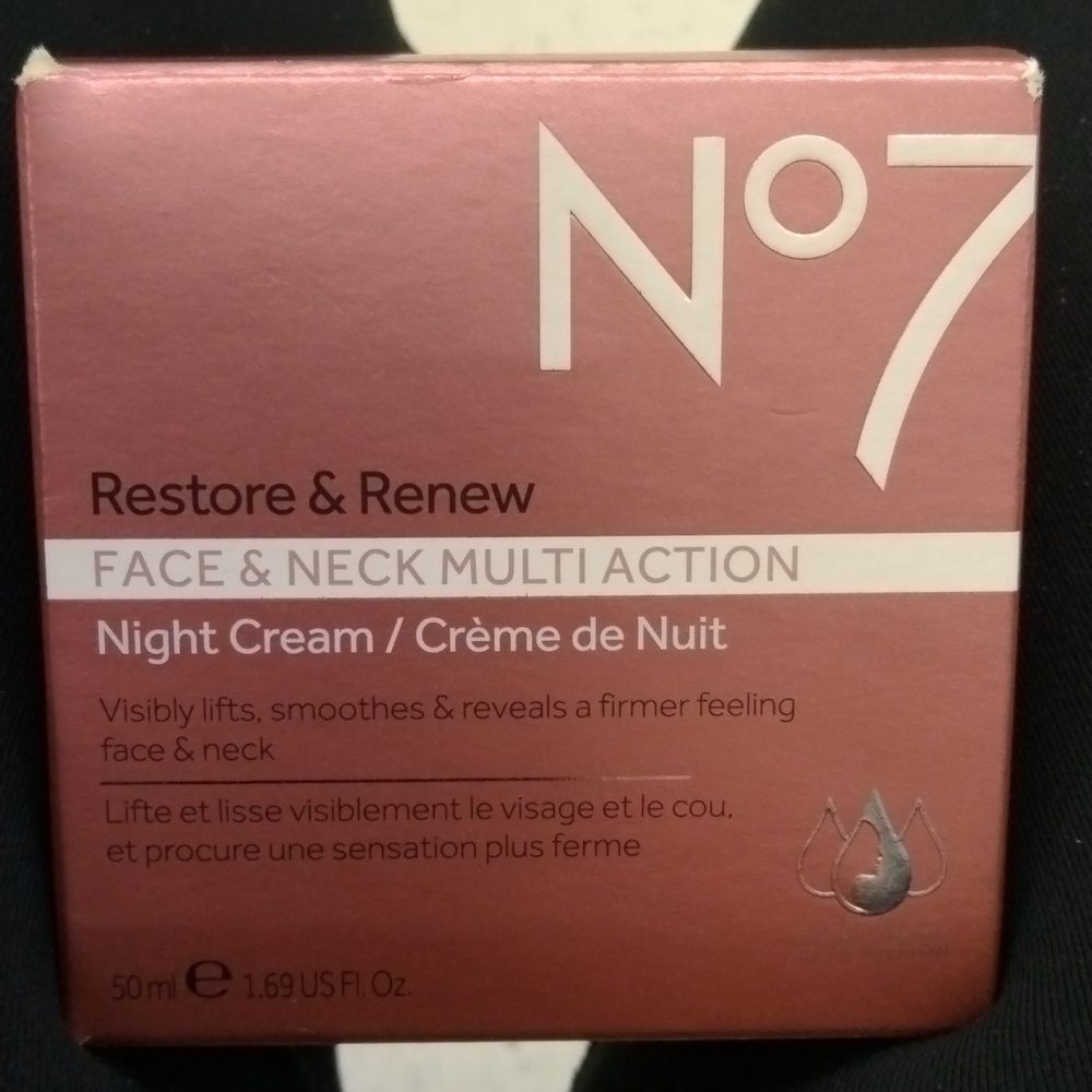 No.7 Restore & Renew Face& Neck multi Action night cream/Creme de Nuit 50ml.